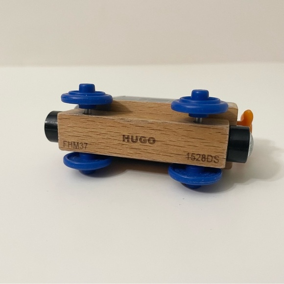 Thomas & Friends Wooden Hugo Train - Picture 9 of 13